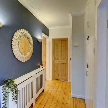 Kist Accommodates - Stylish Headingley Apartment - Parking - 500 Mps Wifi Meanwood 외부 사진