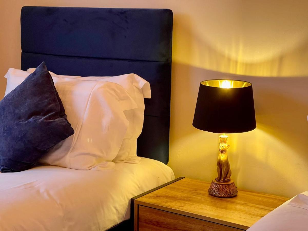 Kist Accommodates - Stylish Headingley Apartment - Parking - 500 Mps Wifi Meanwood 외부 사진