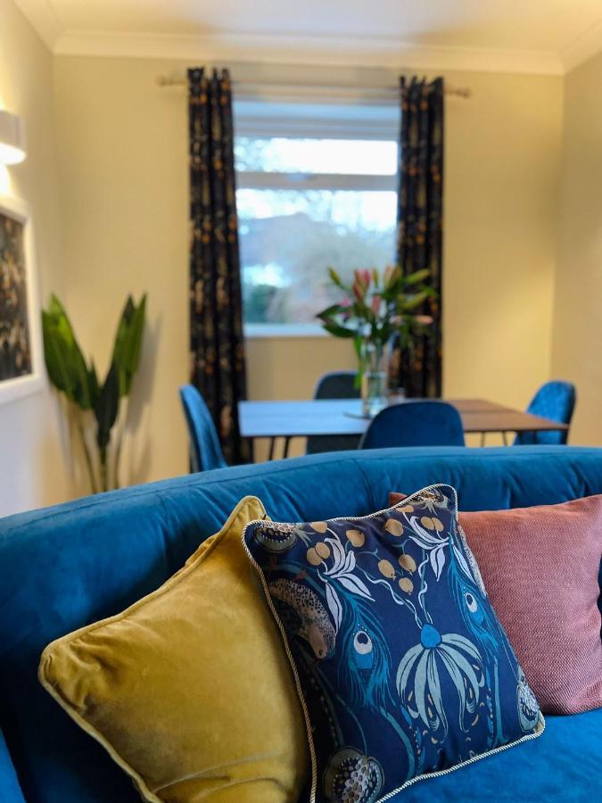 Kist Accommodates - Stylish Headingley Apartment - Parking - 500 Mps Wifi Meanwood 외부 사진