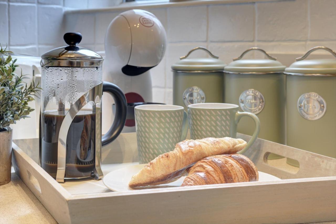 Kist Accommodates - Stylish Headingley Apartment - Parking - 500 Mps Wifi Meanwood 외부 사진