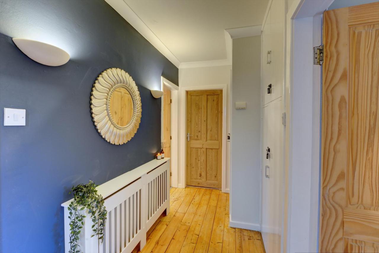 Kist Accommodates - Stylish Headingley Apartment - Parking - 500 Mps Wifi Meanwood 외부 사진
