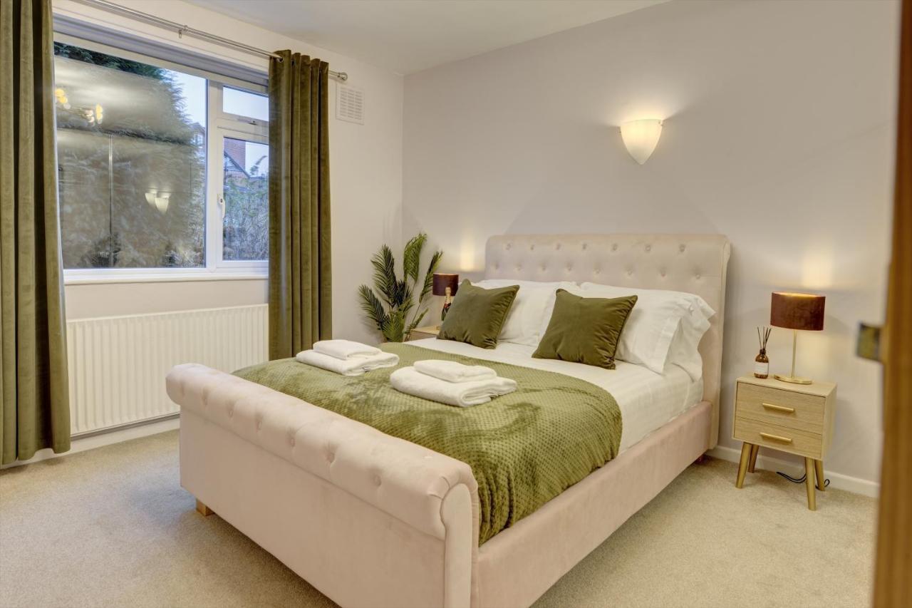 Kist Accommodates - Stylish Headingley Apartment - Parking - 500 Mps Wifi Meanwood 외부 사진